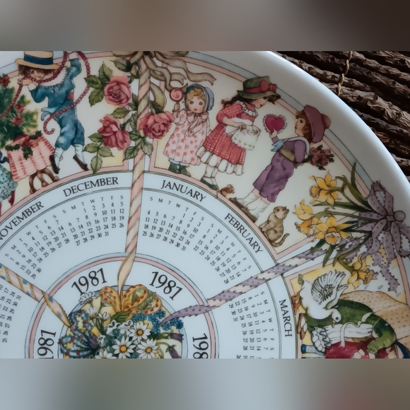 1981 Calendar Plate by Deborah Bell Jarrett - Picture 9 of 15